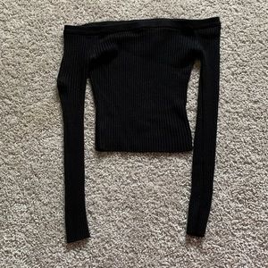 BLACK SMALL SWEATER